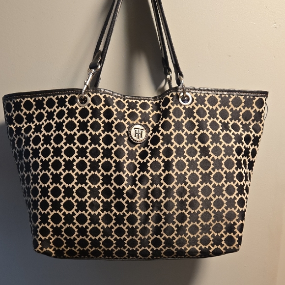 Tommy Hilfiger Handbags - Tommy Hilfiger Geometric Black and Tan Tote